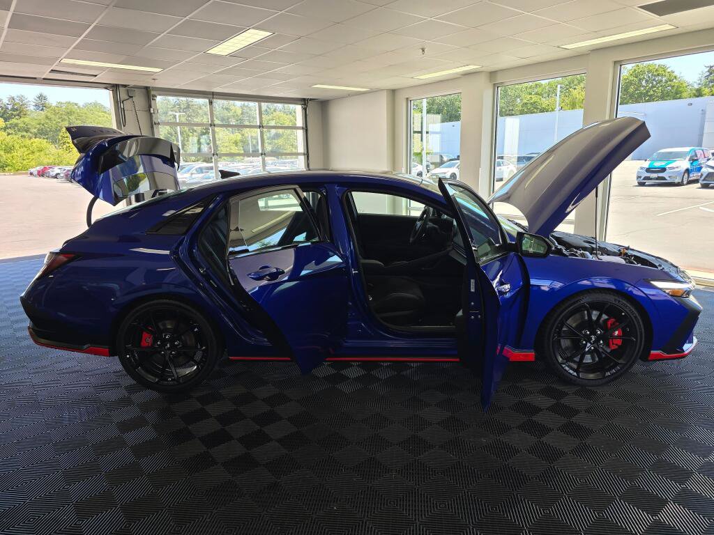 New 2026 Hyundai Elantra N w/ Cargo Package FWD image 17