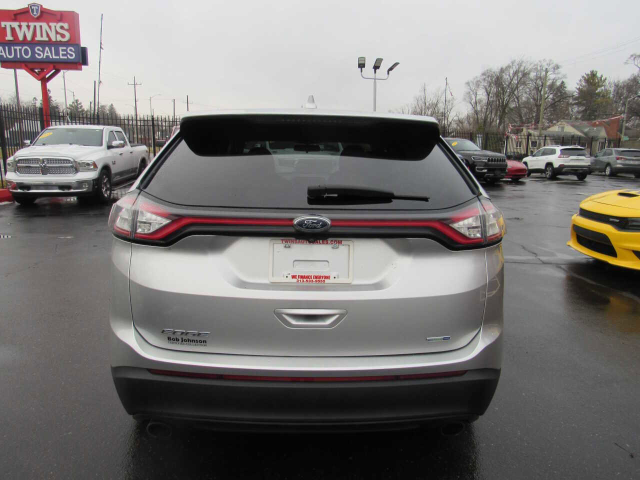 Used 2017 Ford Edge SE image 6