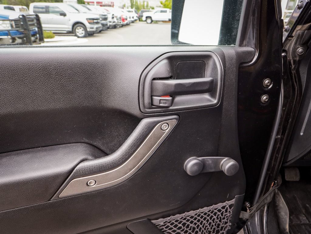 Used 2018 Jeep Wrangler Sport AWD/4WD image 15