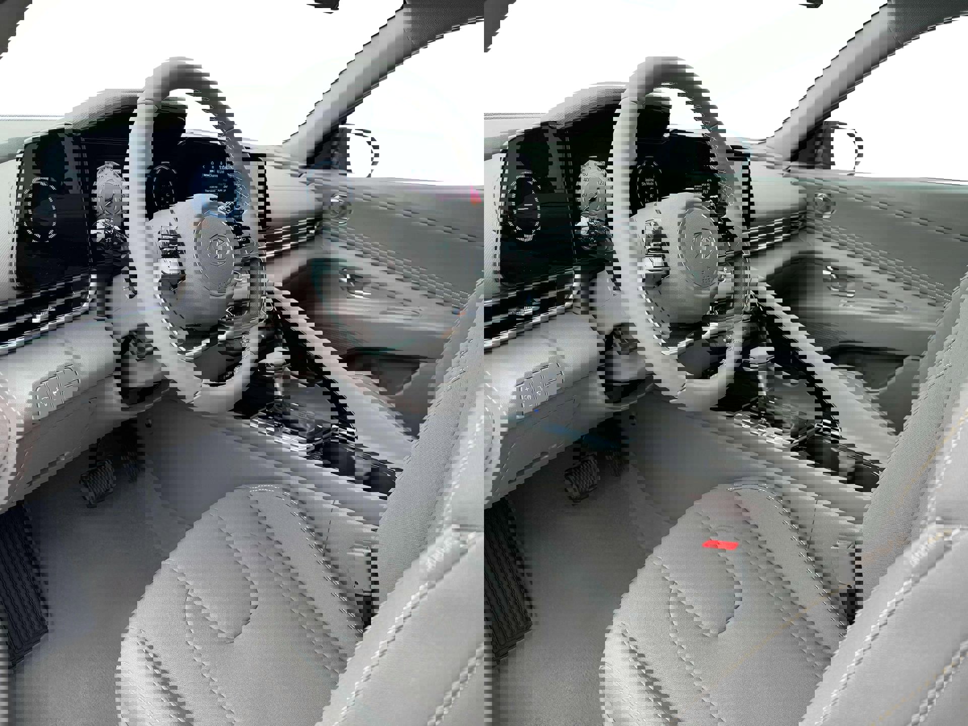 New 2025 Hyundai Elantra SEL image 14