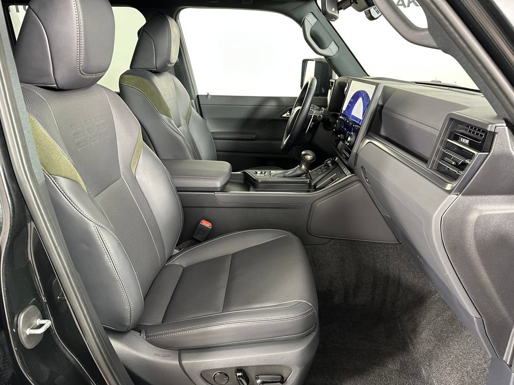 Used 2024 Lexus GX 550 AWD/4WD image 21