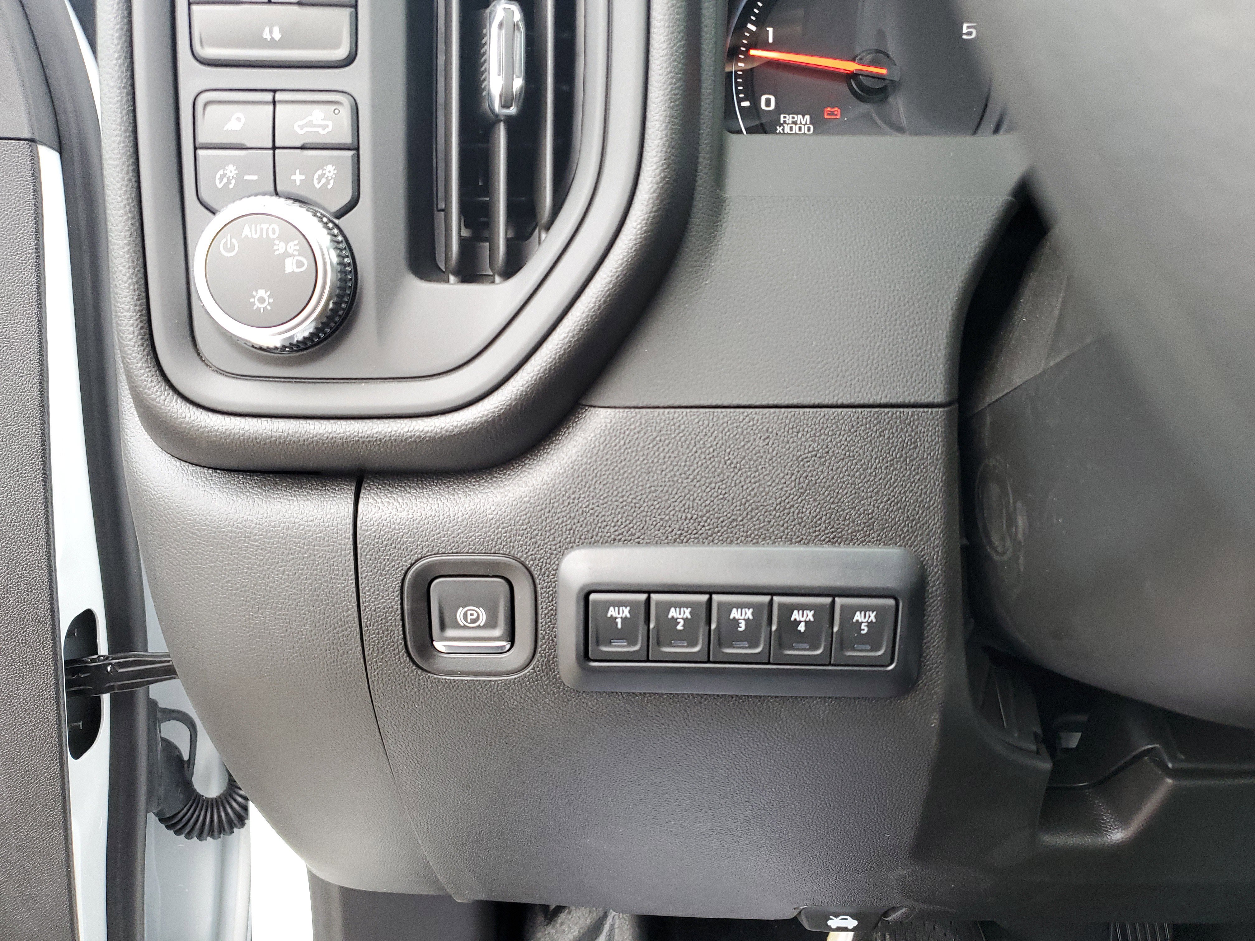 New 2025 GMC Sierra 3500 Pro w/ Convenience Package AWD/4WD image 25