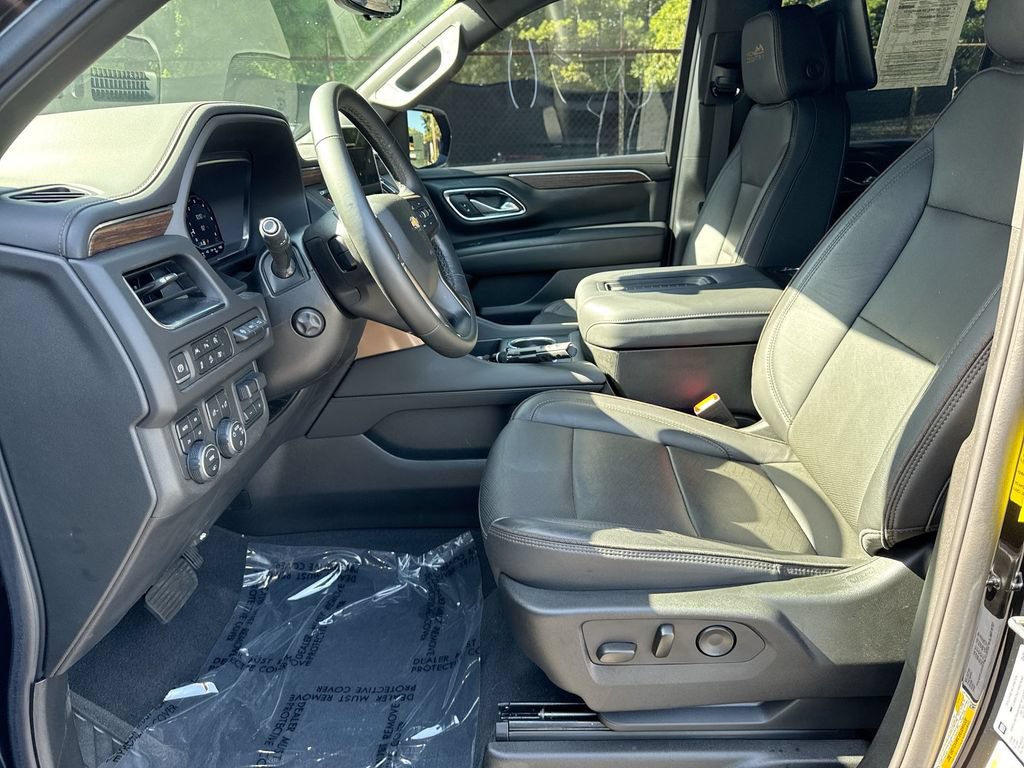 Used 2024 Chevrolet Tahoe High Country AWD/4WD image 13