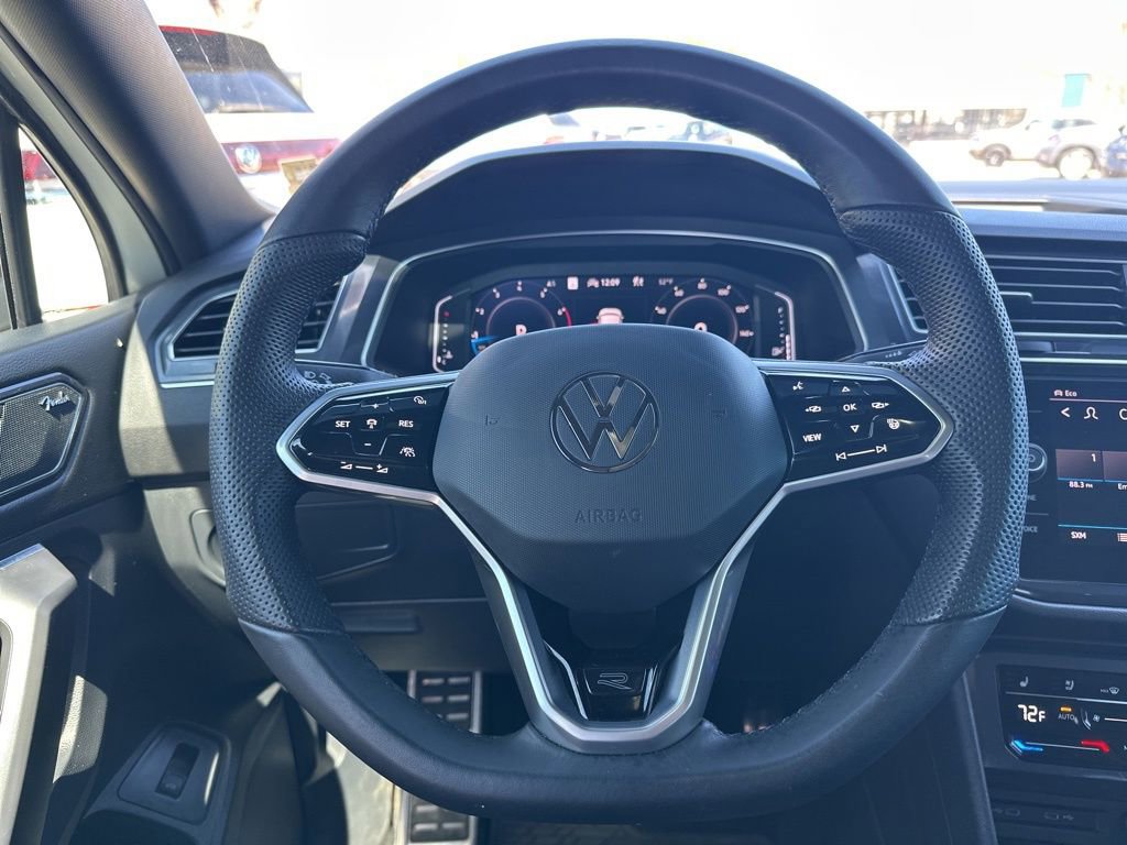Used 2022 Volkswagen Tiguan SEL R-Line image 17