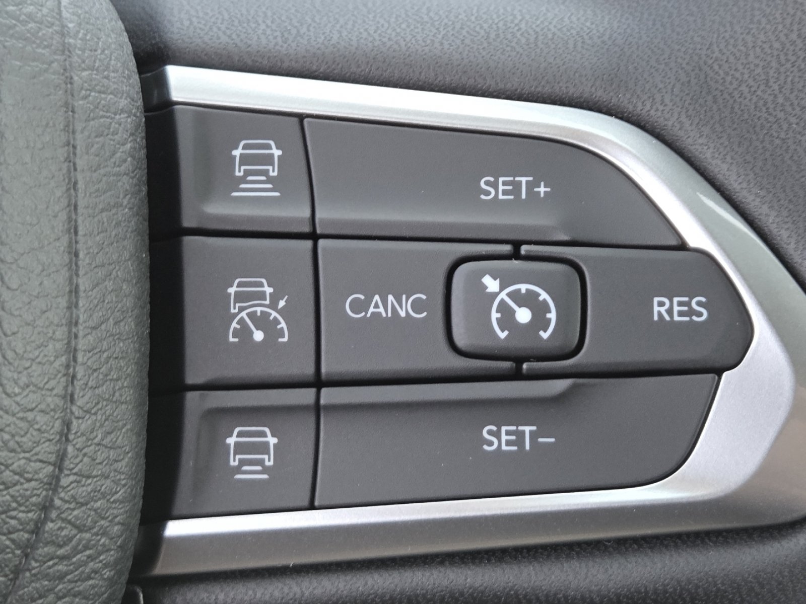 Used 2024 Jeep Compass Trailhawk w/ Trailhawk Elite Group AWD/4WD image 10