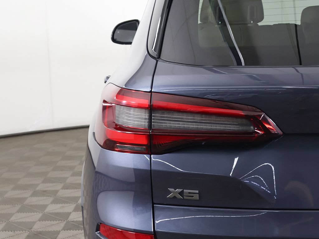 Used 2022 BMW X5 M50i AWD/4WD image 20