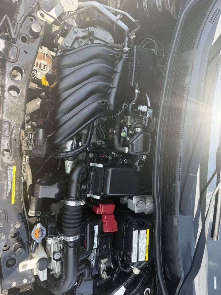 Used 2016 Nissan Versa SV FWD image 9