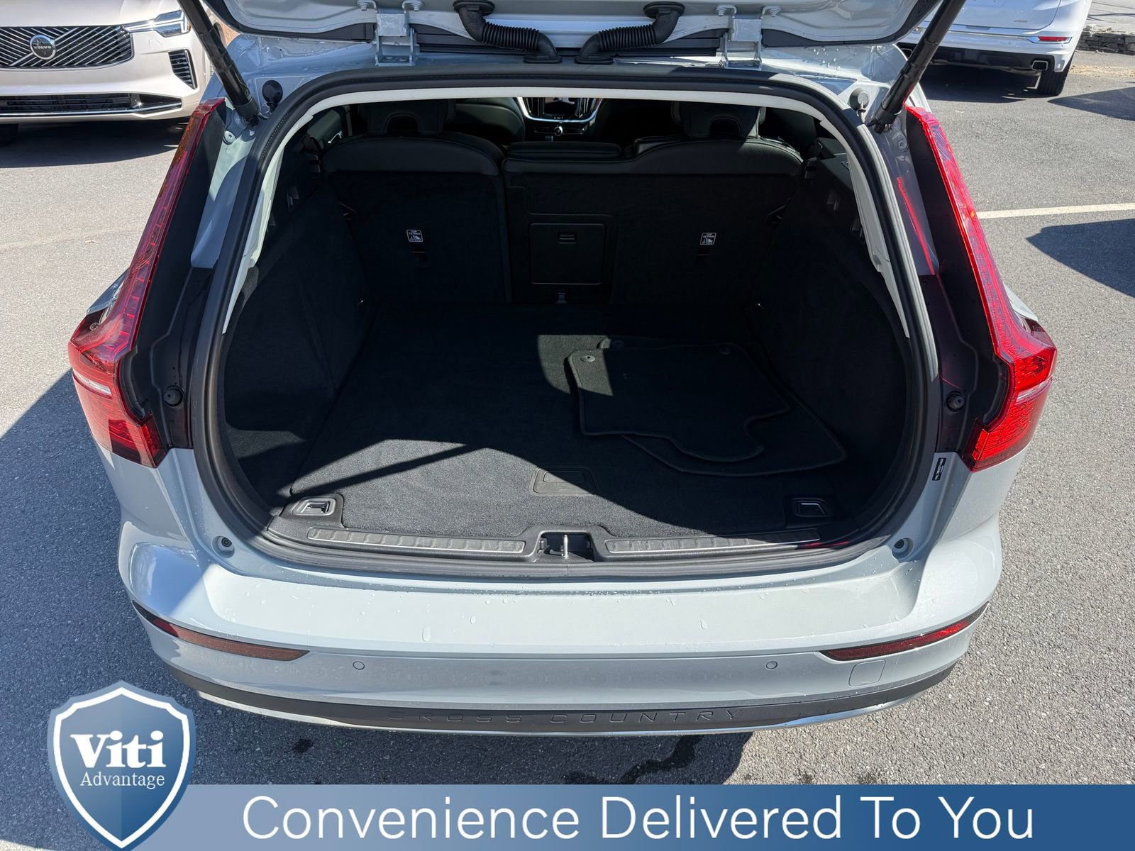 Certified 2025 Volvo V60 B5 Cross Country Plus AWD/4WD image 24