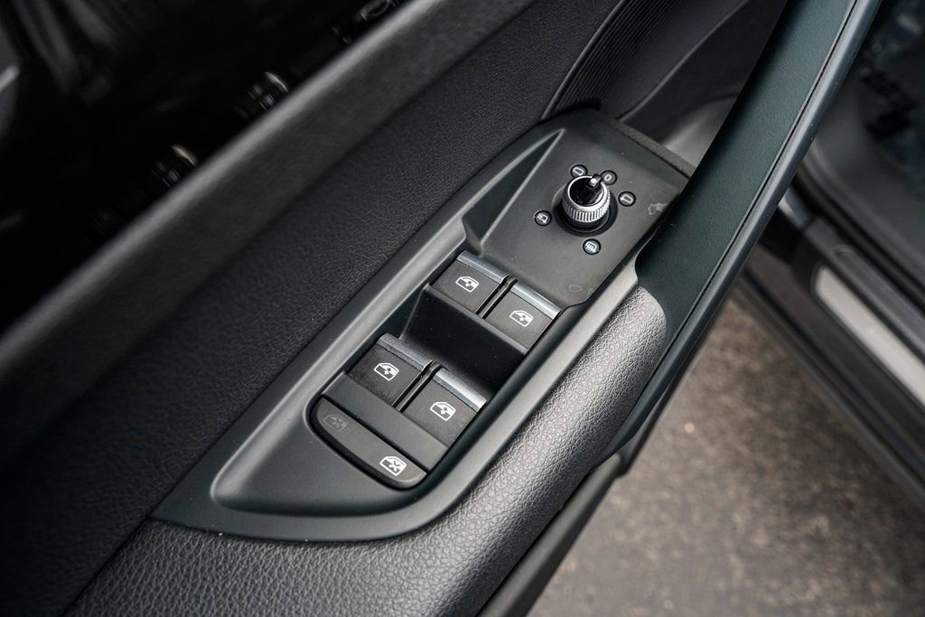 Used 2018 Audi Q5 2.0T Premium Plus w/ Premium Plus Package image 11