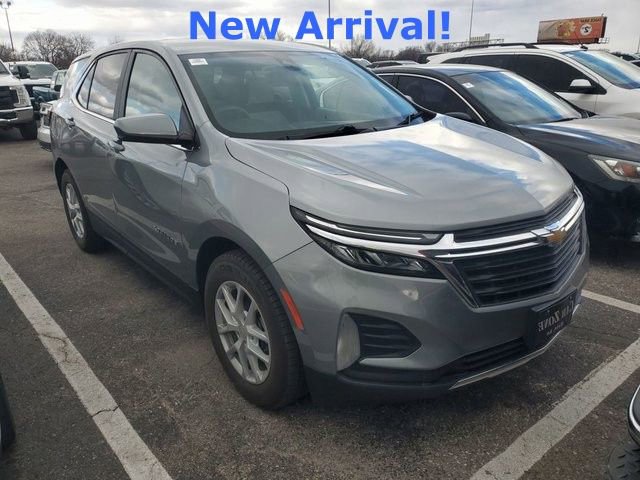 Used 2023 Chevrolet Equinox LT image 1