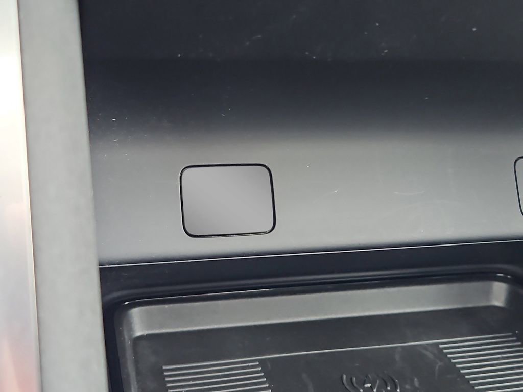 Used 2024 Land Rover Discovery Sport Dynamic SE image 19