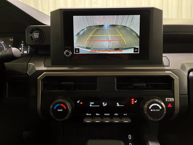 Certified 2025 Toyota Tacoma SR5 AWD/4WD image 18