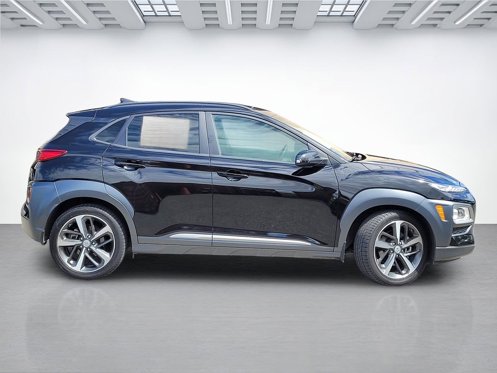Certified 2021 Hyundai Kona Ultimate AWD/4WD image 3