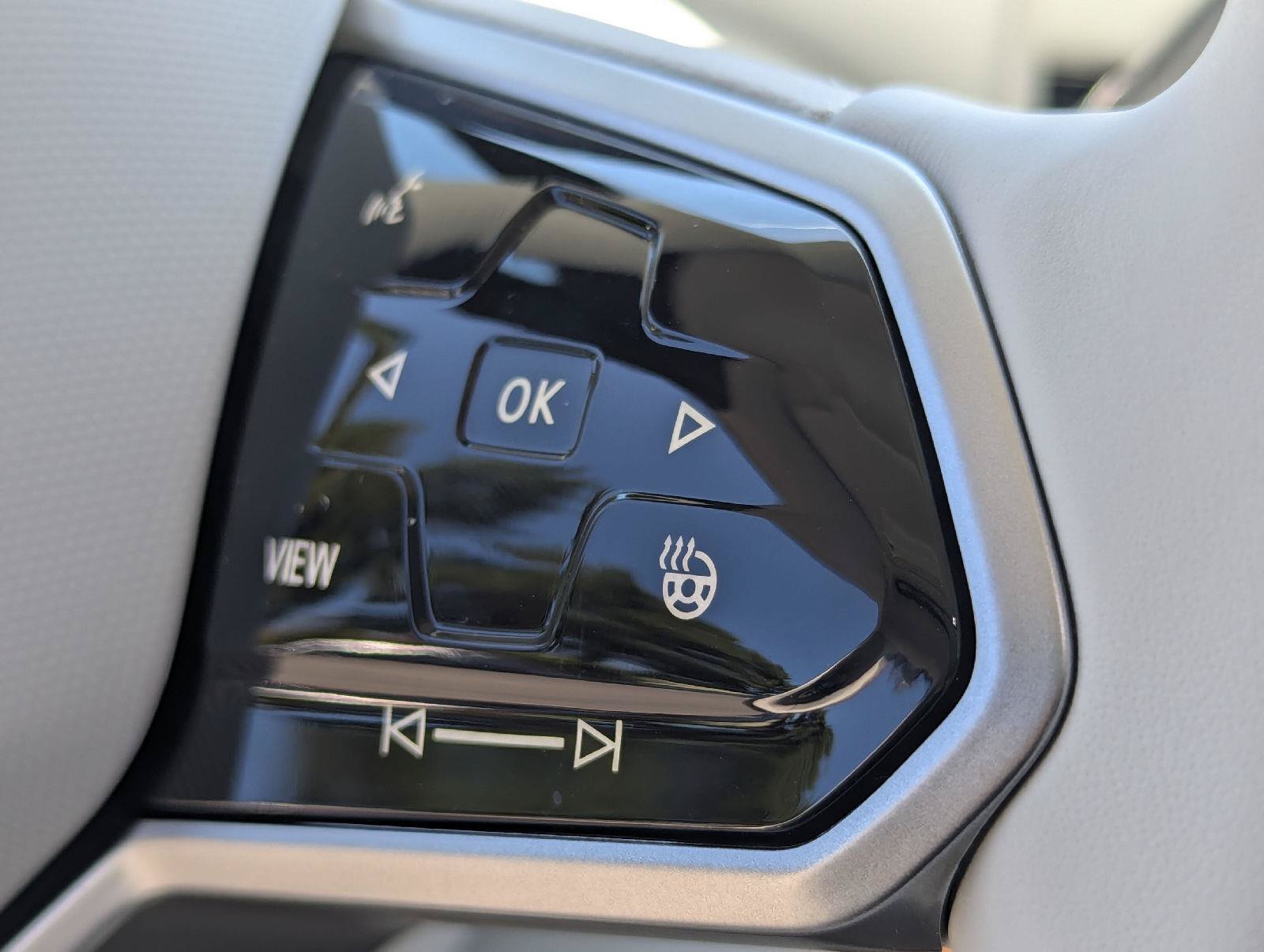 New 2025 Volkswagen ID. Buzz Pro S Plus AWD/4WD image 27