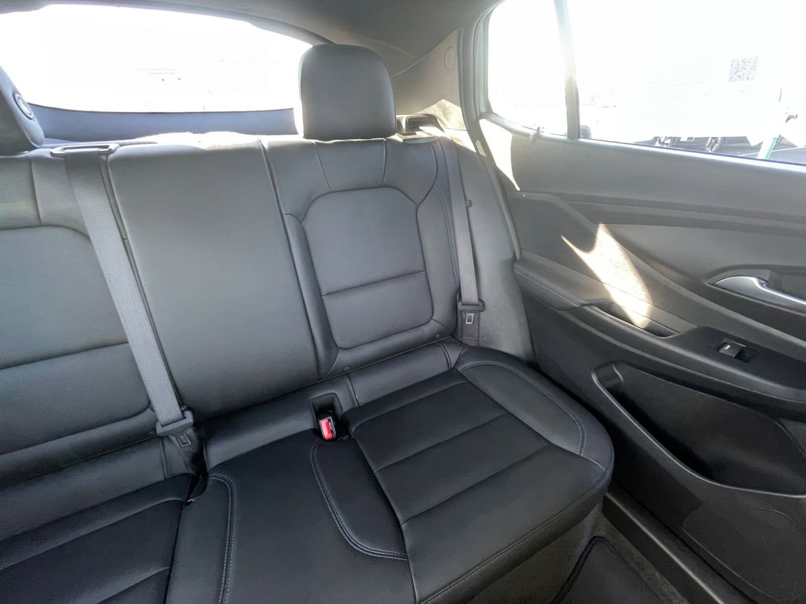 Used 2025 Buick Envista Sport Touring image 37