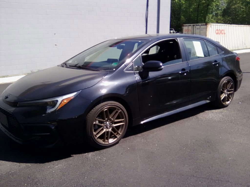 Used 2024 Toyota Corolla SE w/ Convenience Package FWD image 13