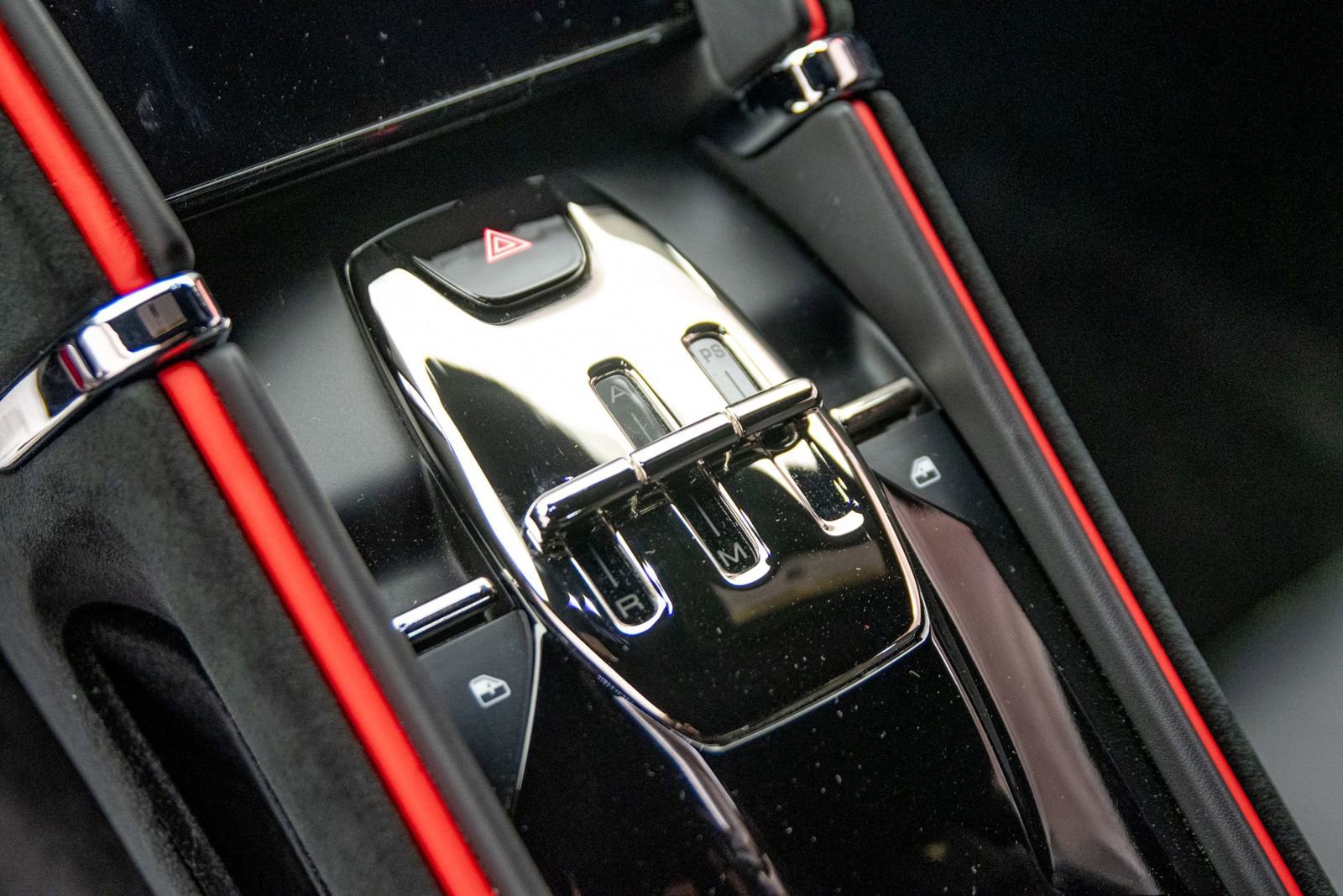 Used 2022 Ferrari Roma RWD image 23