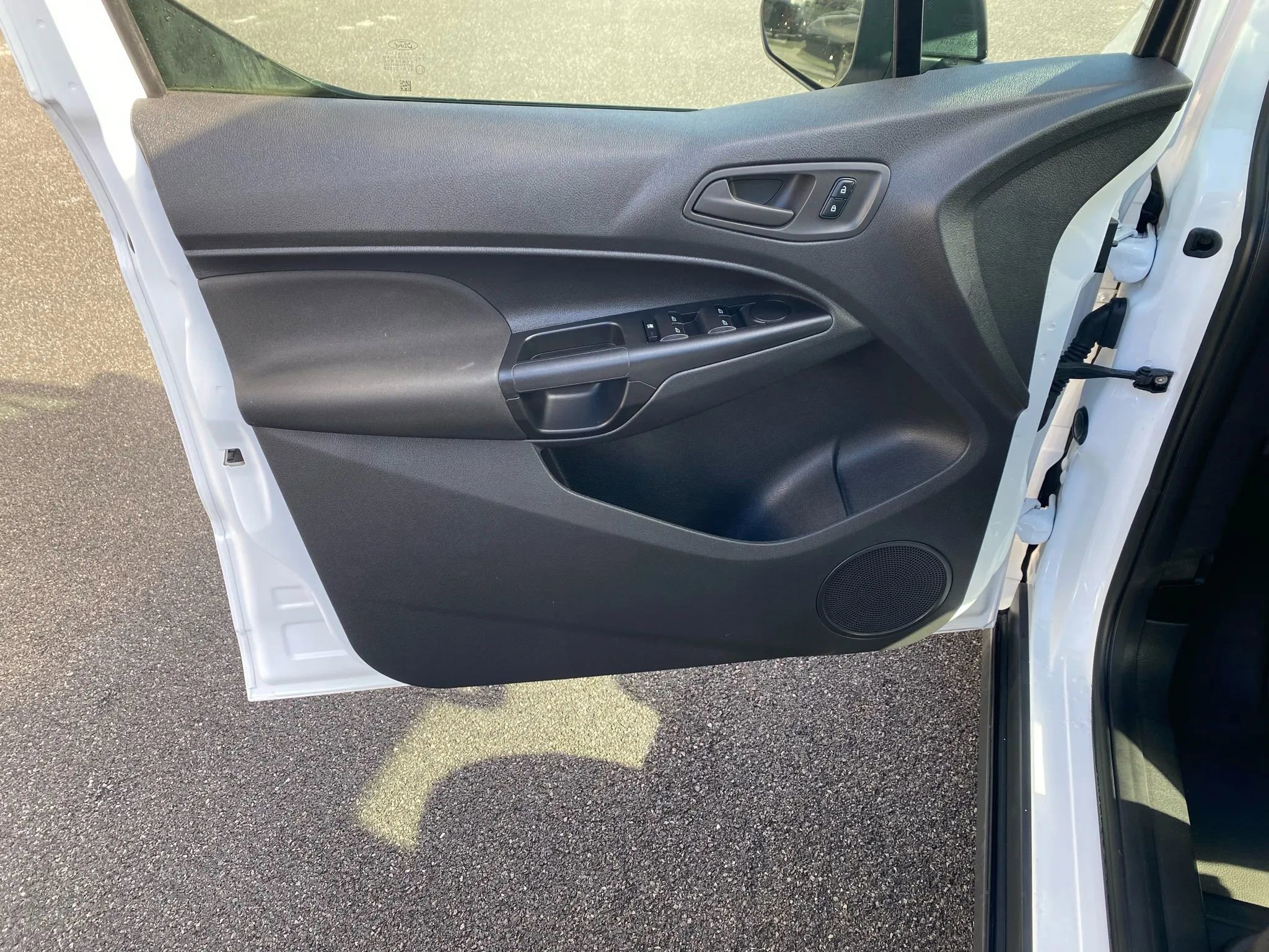 Used 2016 Ford Transit Connect XL image 8