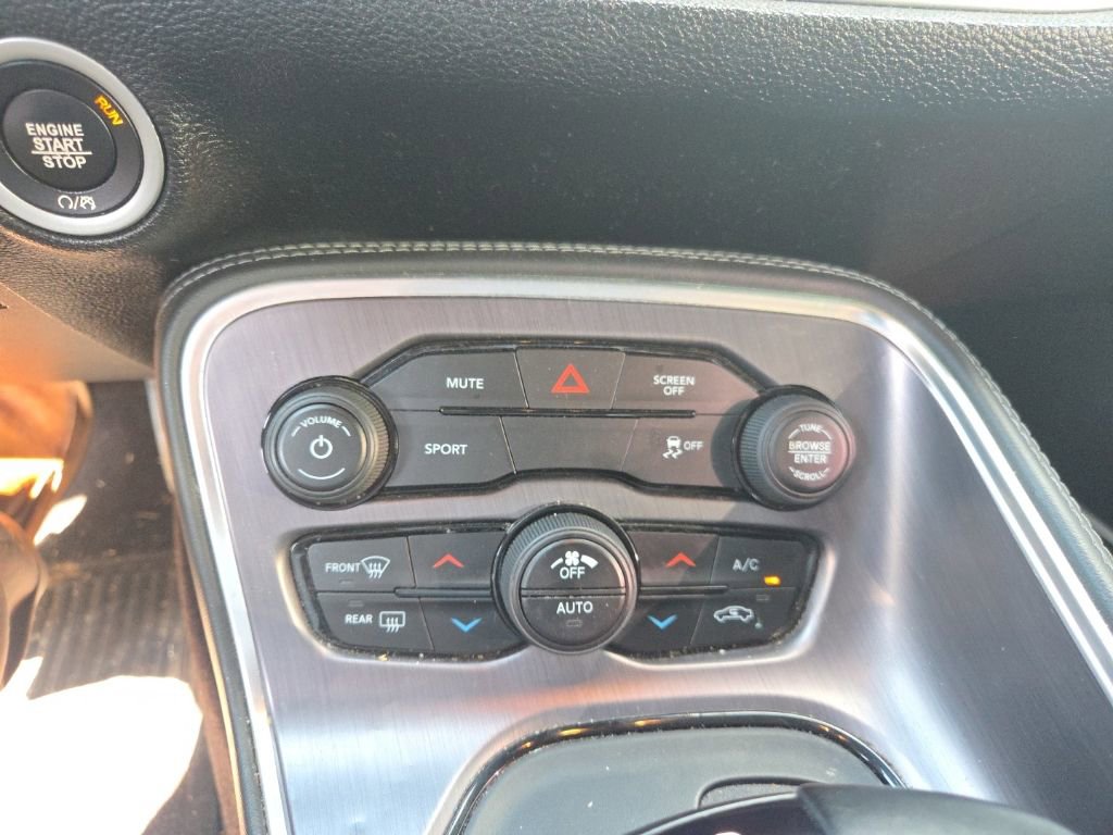 Used 2018 Dodge Challenger SXT RWD image 12