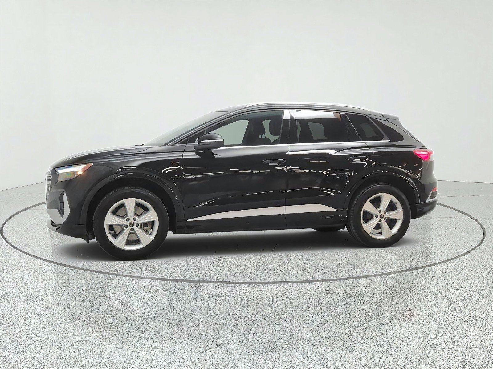 Used 2023 Audi Q4 e-tron Premium w/ Convenience Package AWD/4WD image 8
