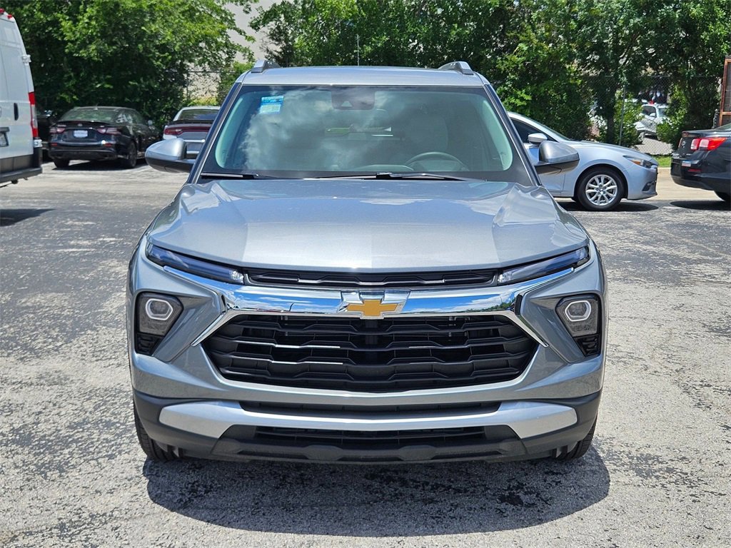 Used 2024 Chevrolet TrailBlazer LT image 2