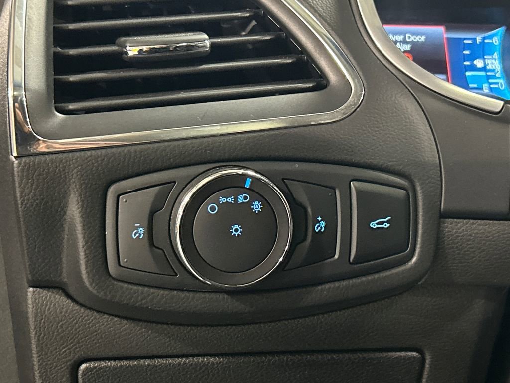 Used 2018 Ford Edge Titanium w/ Equipment Group 301A image 21