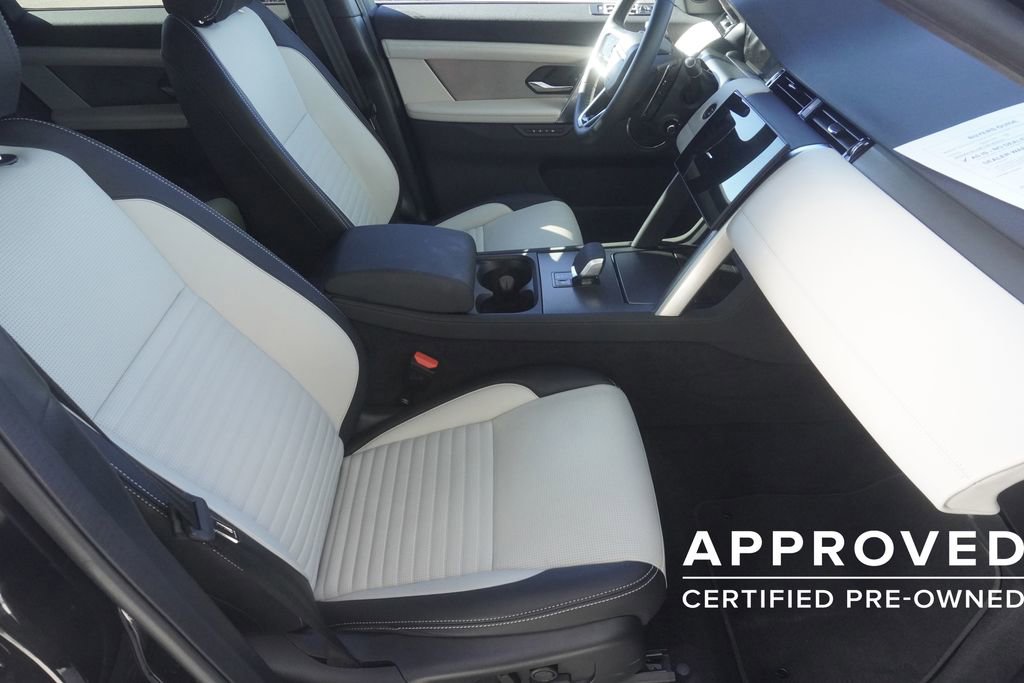 Used 2025 Land Rover Discovery Sport Dynamic SE image 23