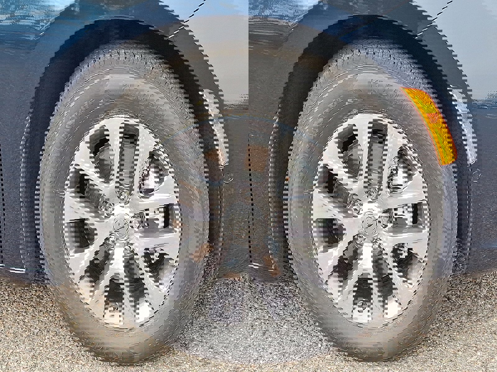 Used 2024 Chrysler Pacifica Pinnacle image 8