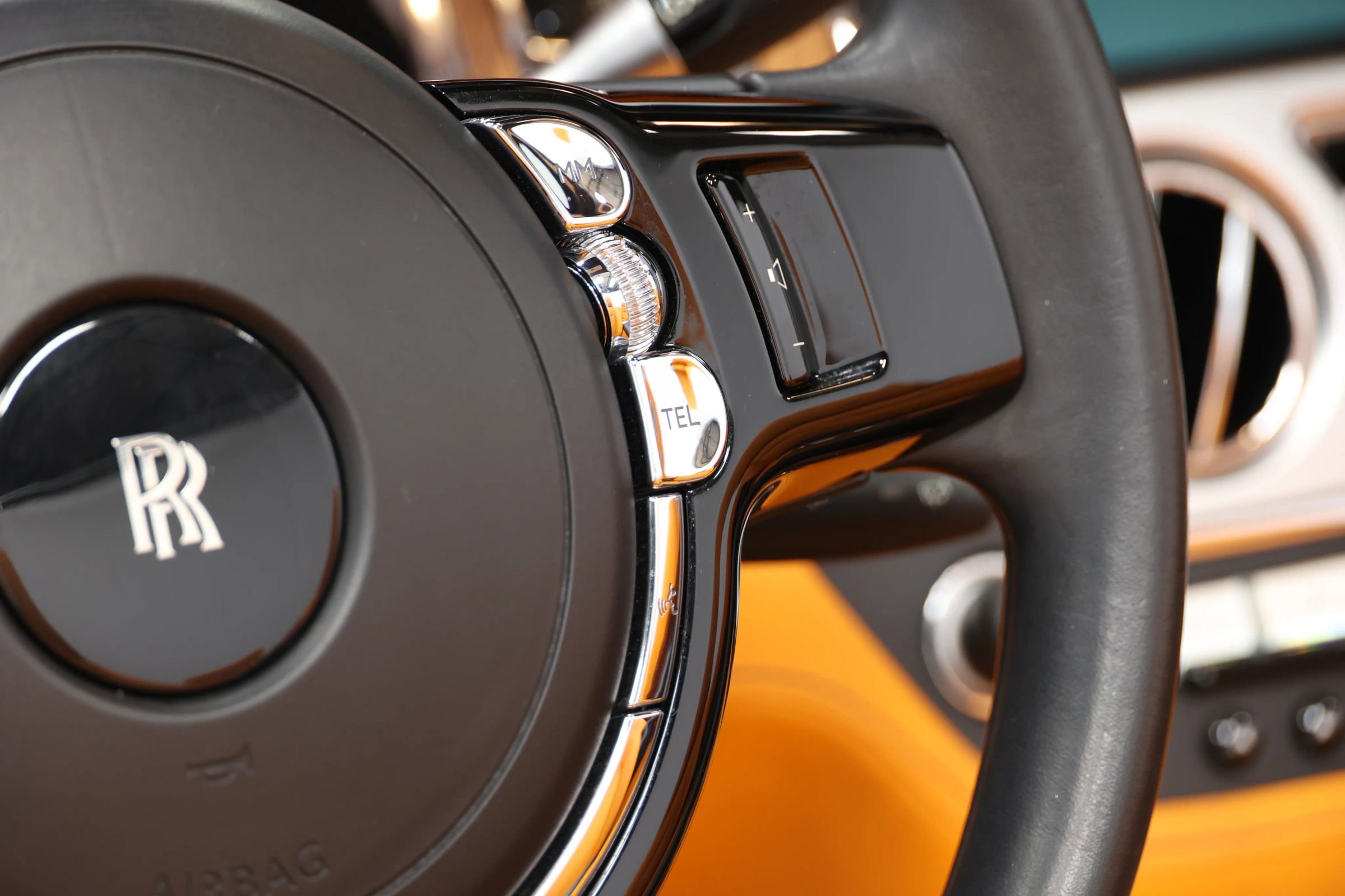 Used 2016 Rolls-Royce Dawn image 28