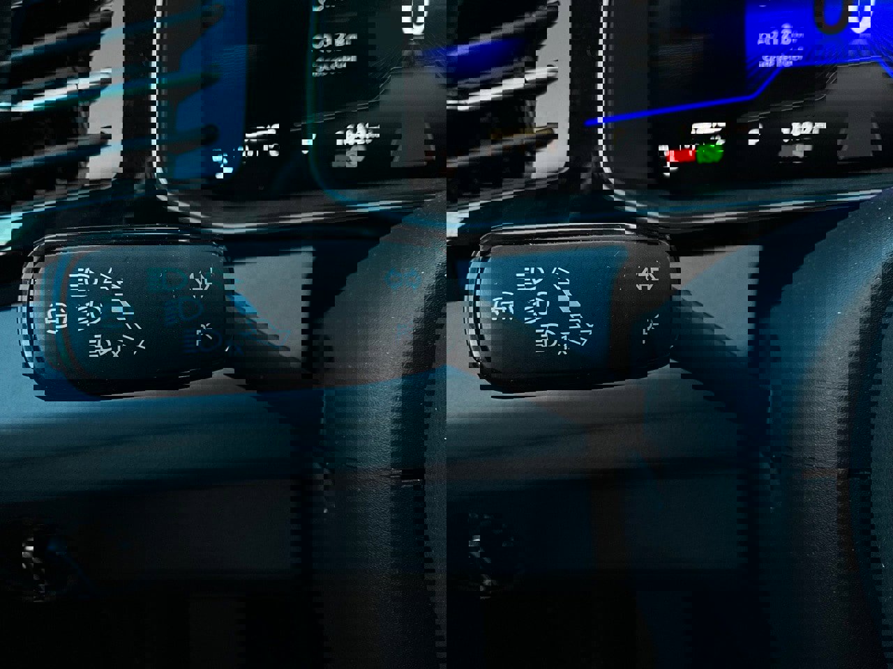 Used 2025 Volkswagen Jetta SE image 36