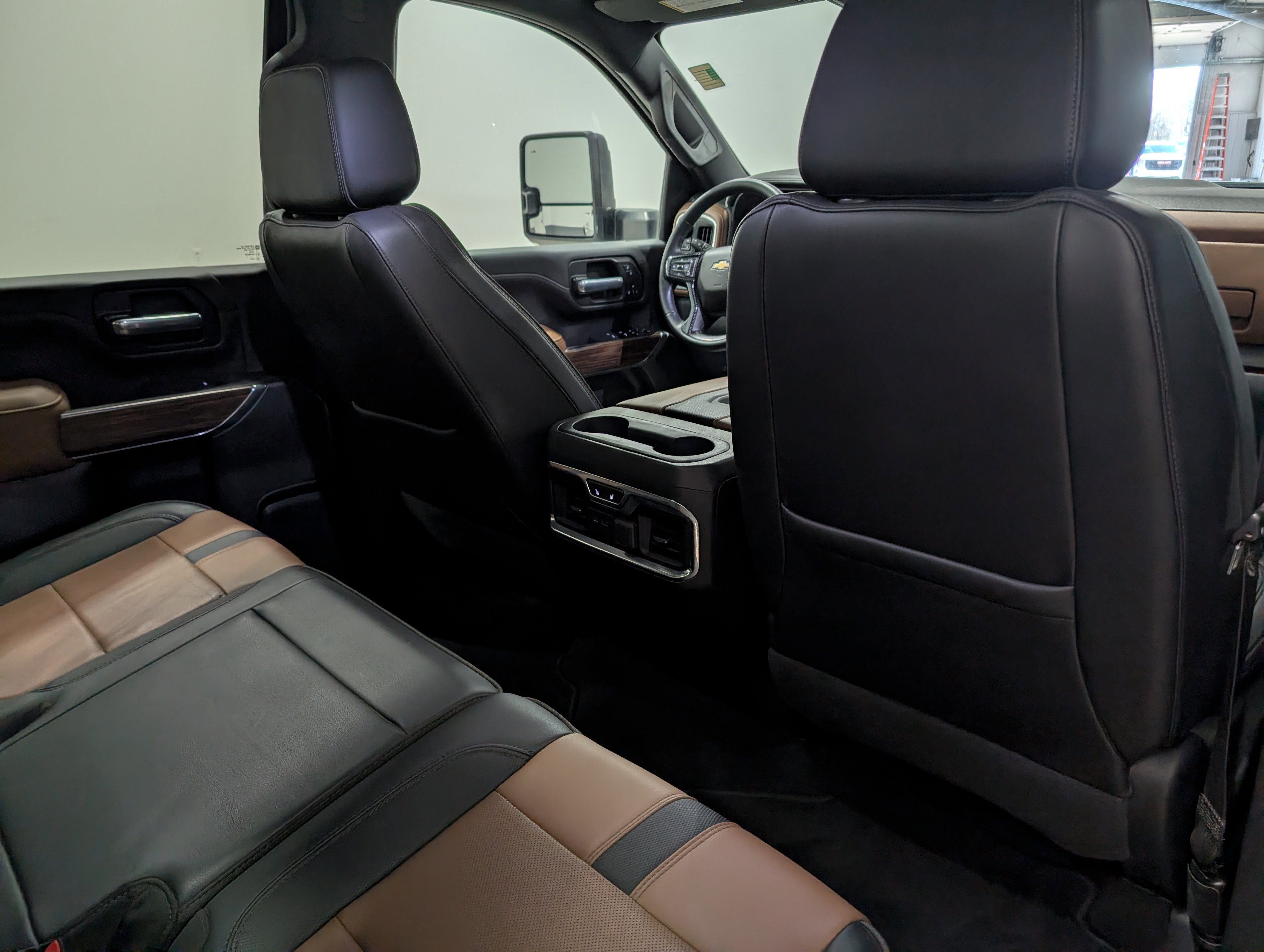 Used 2021 Chevrolet Silverado 2500 High Country w/ Technology Package AWD/4WD image 18