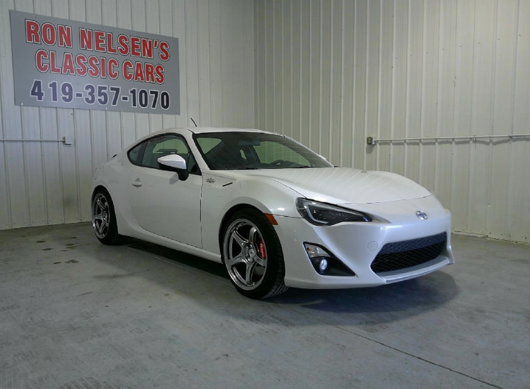 Used 2013 Scion FR-S RWD image 4