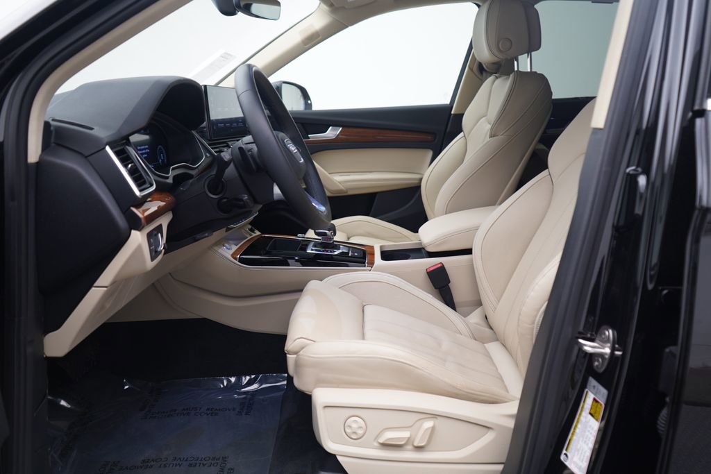 Used 2023 Audi Q5 e Premium Plus w/ Premium Plus Package image 6
