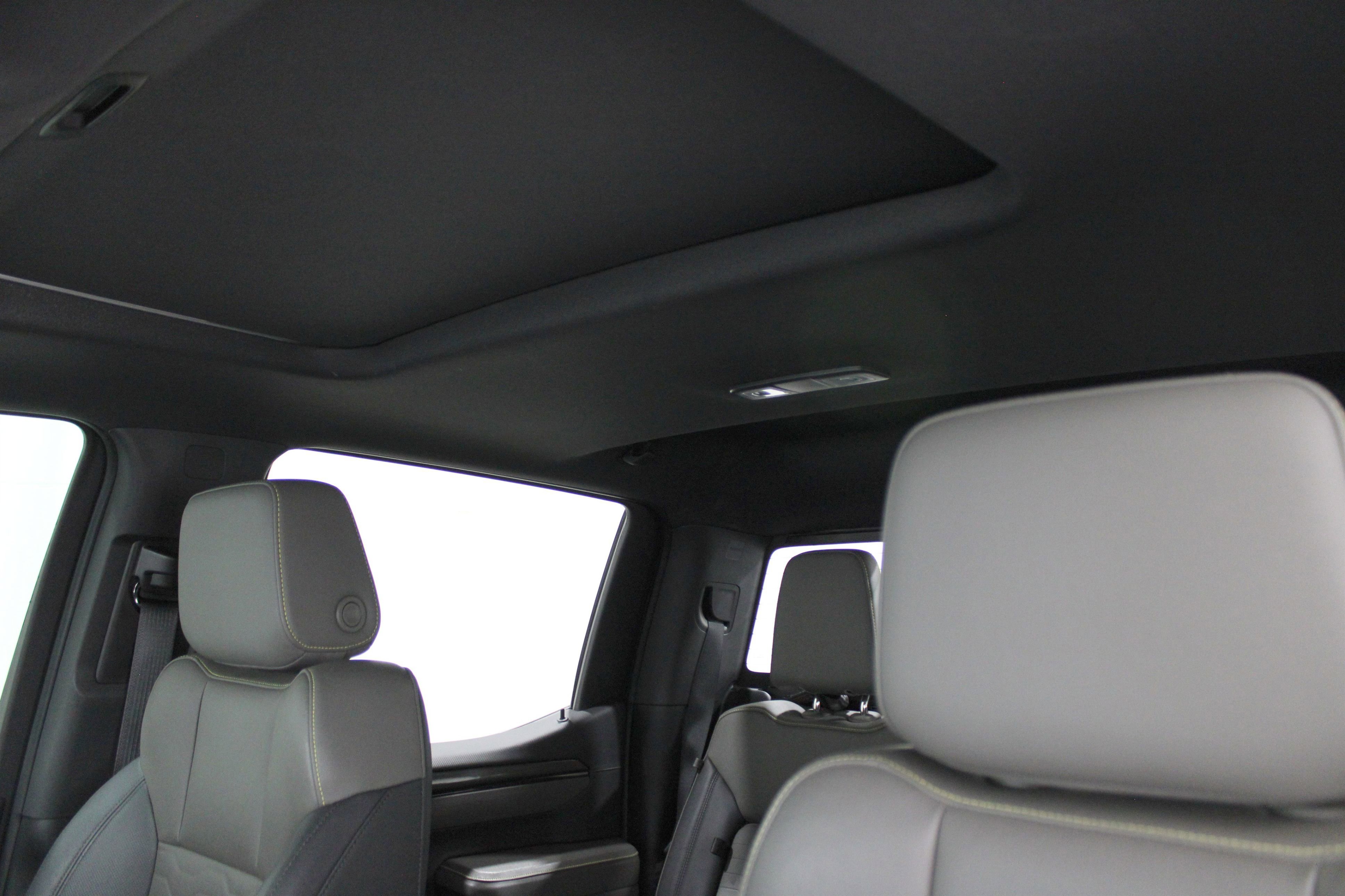 Used 2023 Chevrolet Silverado 1500 ZR2 image 29