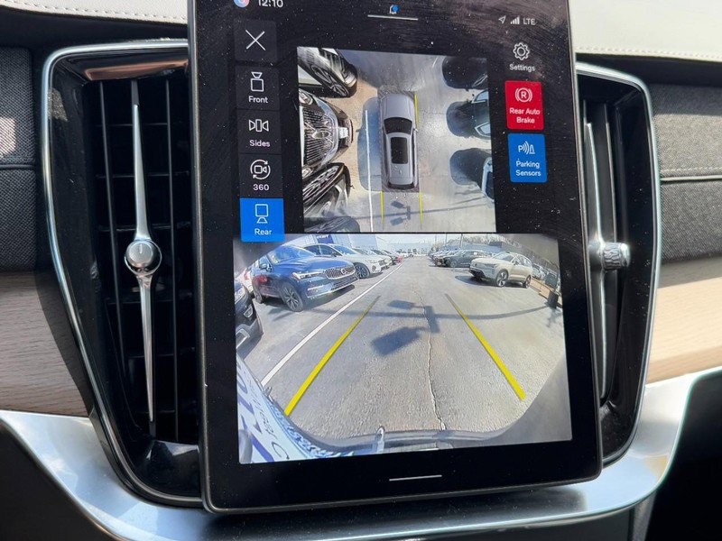 Certified 2025 Volvo XC90 B6 Plus image 22