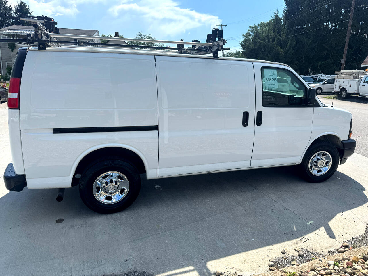 Used 2017 Chevrolet Express 2500 image 6