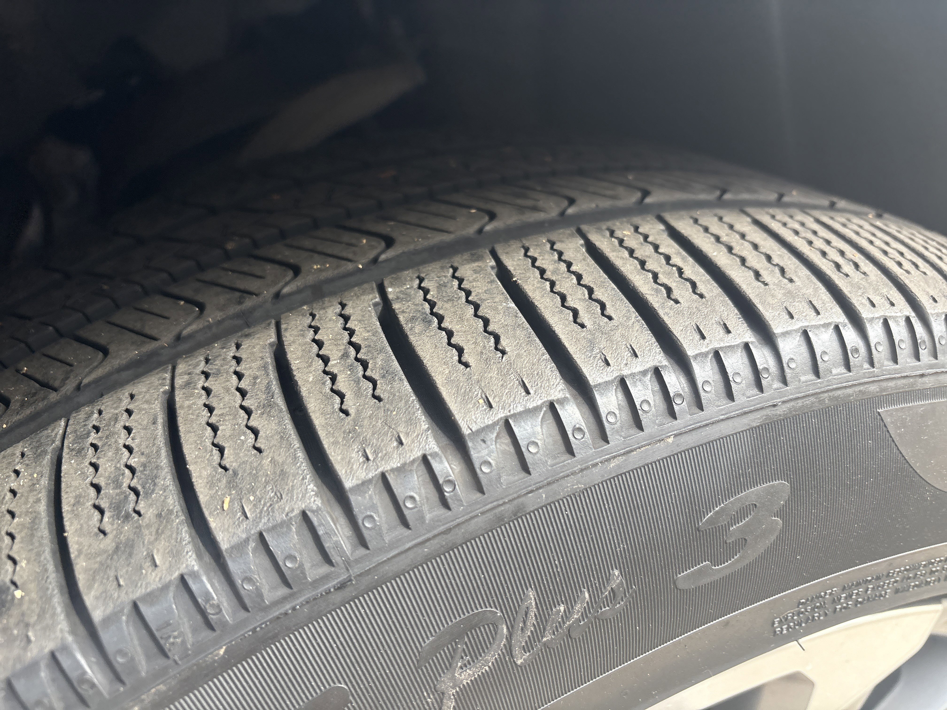 Used 2021 GMC Yukon Denali w/ Denali Premium Package image 12