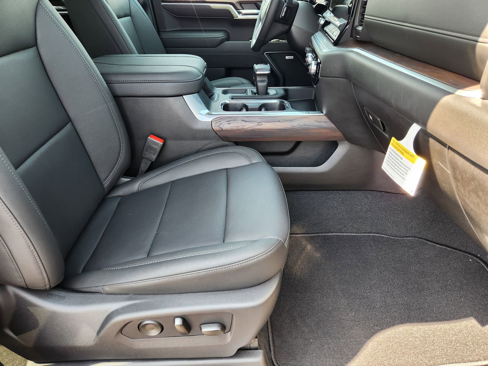 New 2026 GMC Sierra 1500 SLT w/ SLT Premium Plus Package image 17