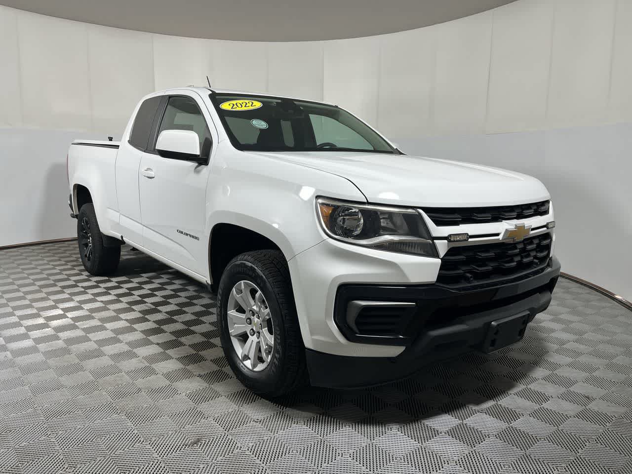 Used 2022 Chevrolet Colorado LT w/ Fleet Safety Package RWD image 2