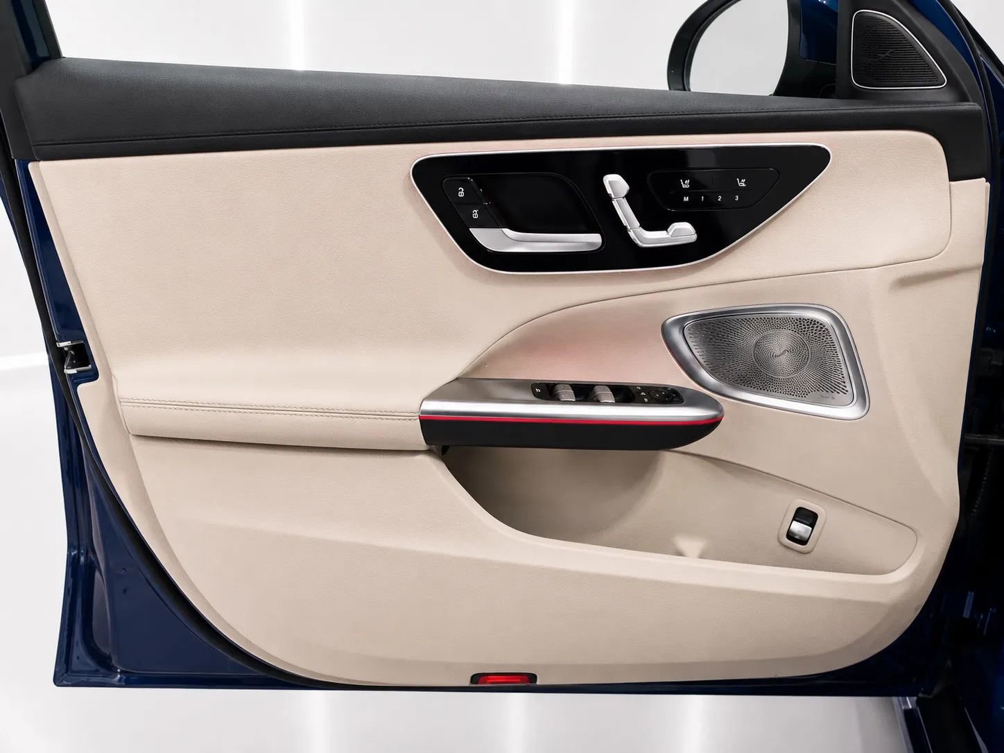 Used 2025 Mercedes-Benz C 300 Sedan image 19