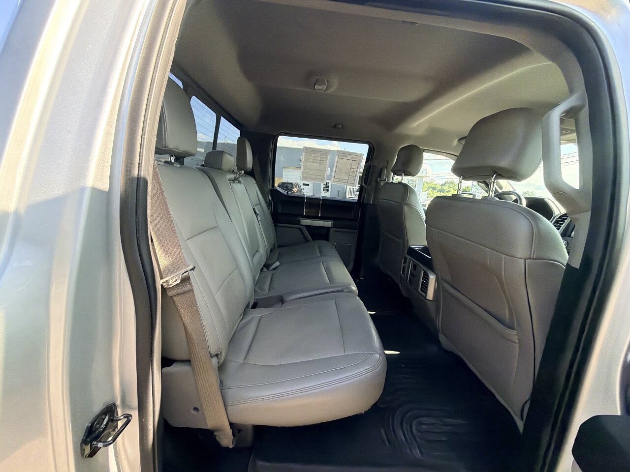 Used 2015 Ford F150 Lariat w/ Equipment Group 502A Luxury AWD/4WD image 51