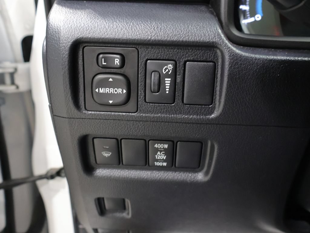 Used 2018 Toyota 4Runner SR5 Premium AWD/4WD image 32