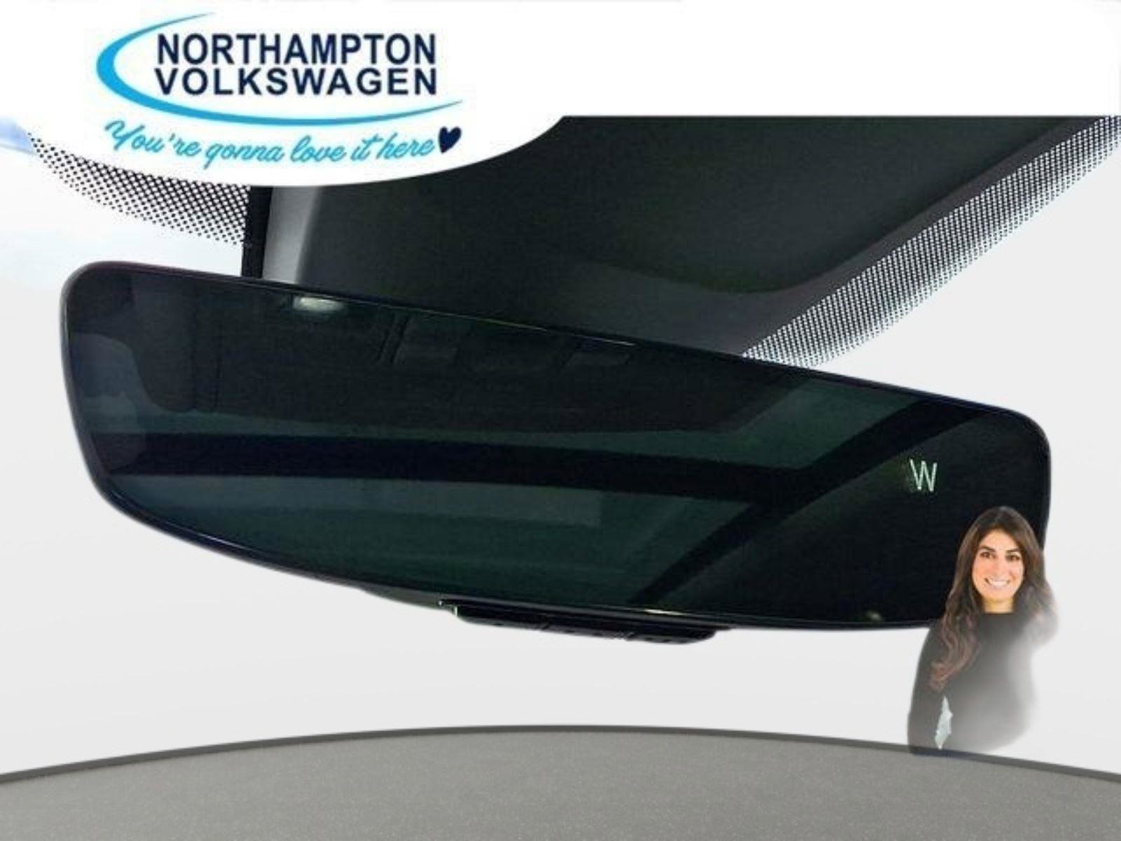 Used 2022 Volkswagen Tiguan SE w/ Panoramic Sunroof Package image 26