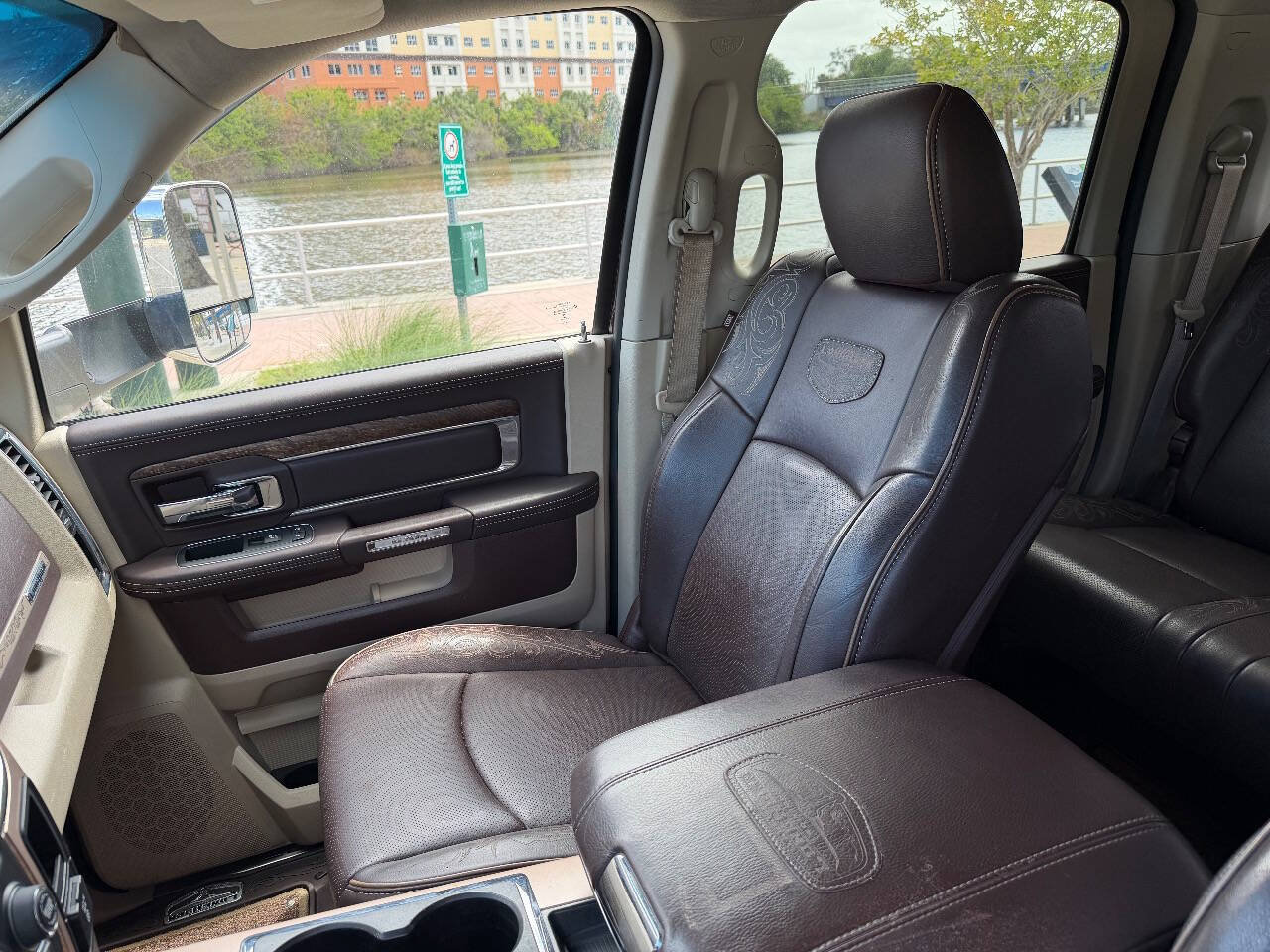 Used 2015 RAM 2500 Longhorn RWD image 17