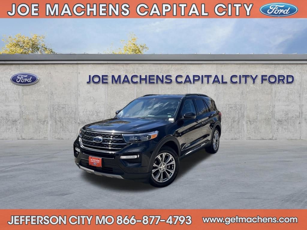 Used 2023 Ford Explorer XLT w/ Equipment Group 202A image 3