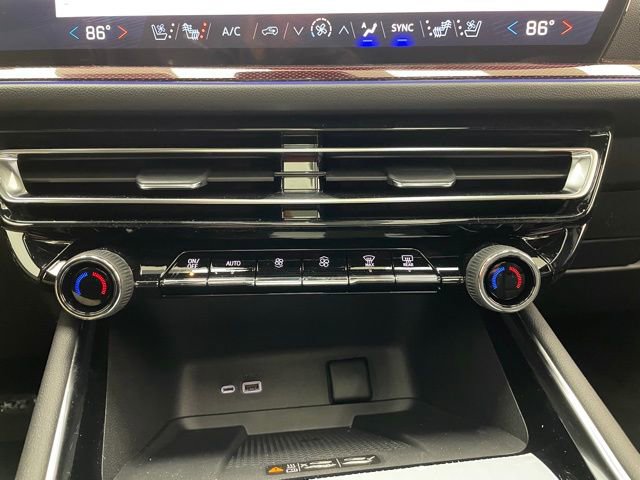 New 2026 Chevrolet Traverse RS image 6