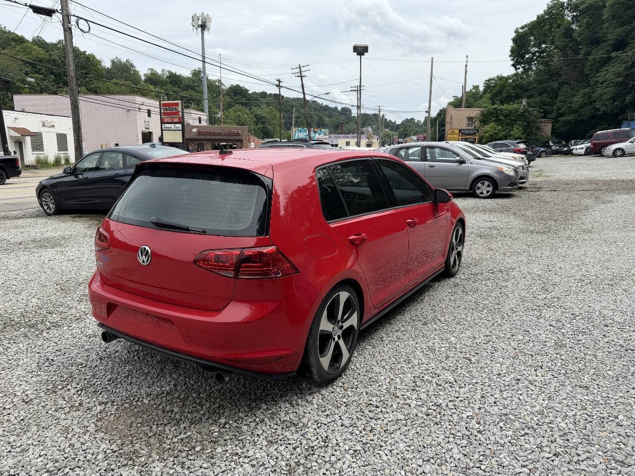 Used 2015 Volkswagen Golf 4-Door FWD image 8