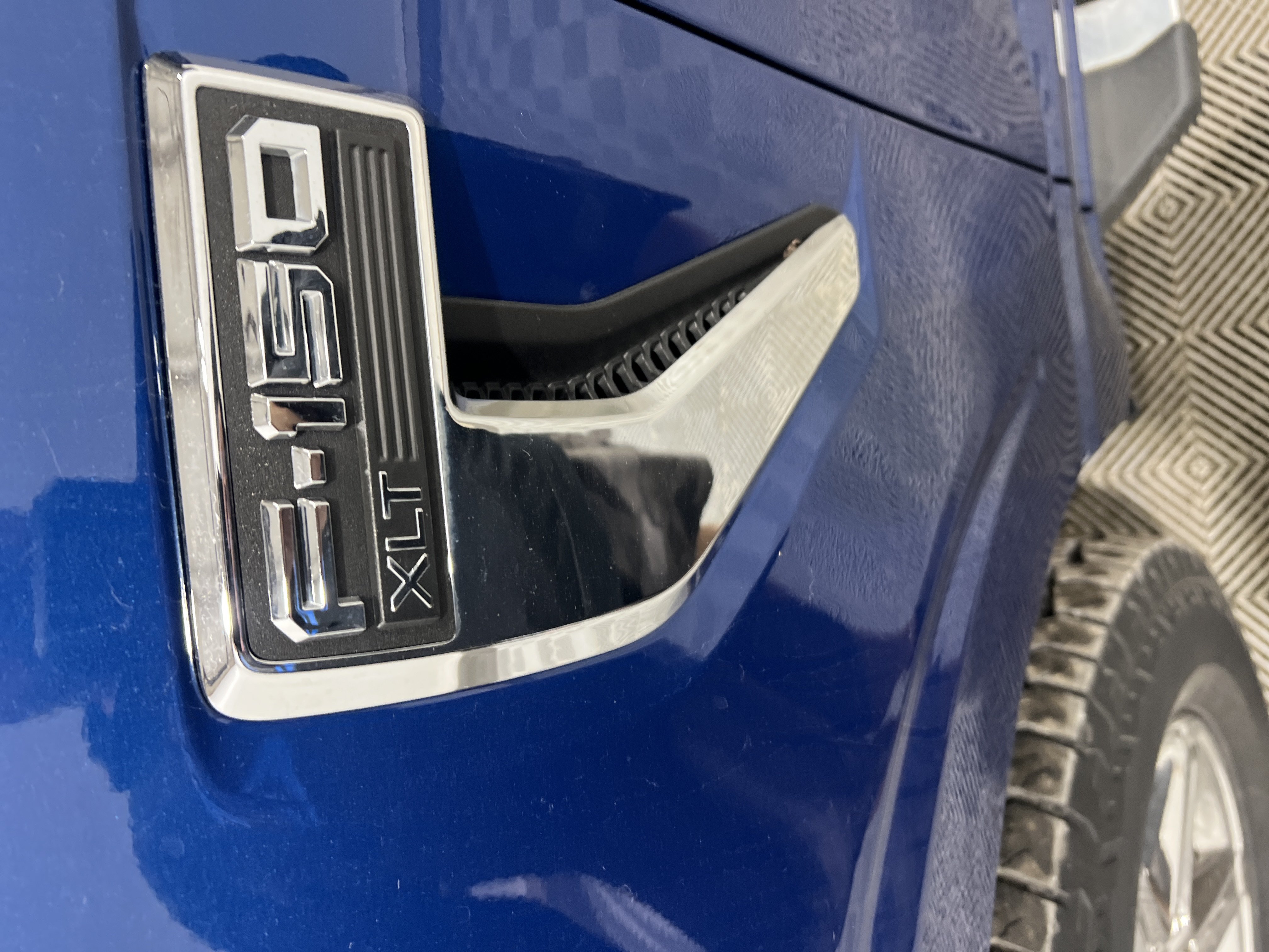 Used 2025 Ford F150 XLT w/ Equipment Group 301A Standard AWD/4WD image 5
