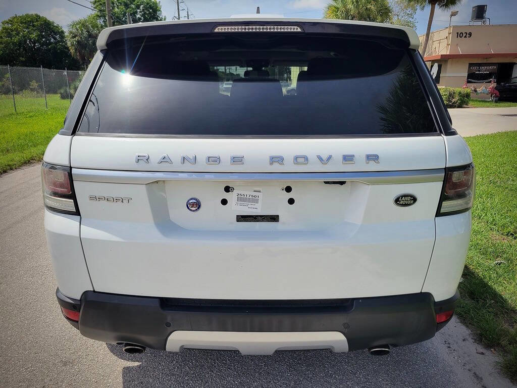 Used 2016 Land Rover Range Rover Sport SE image 14