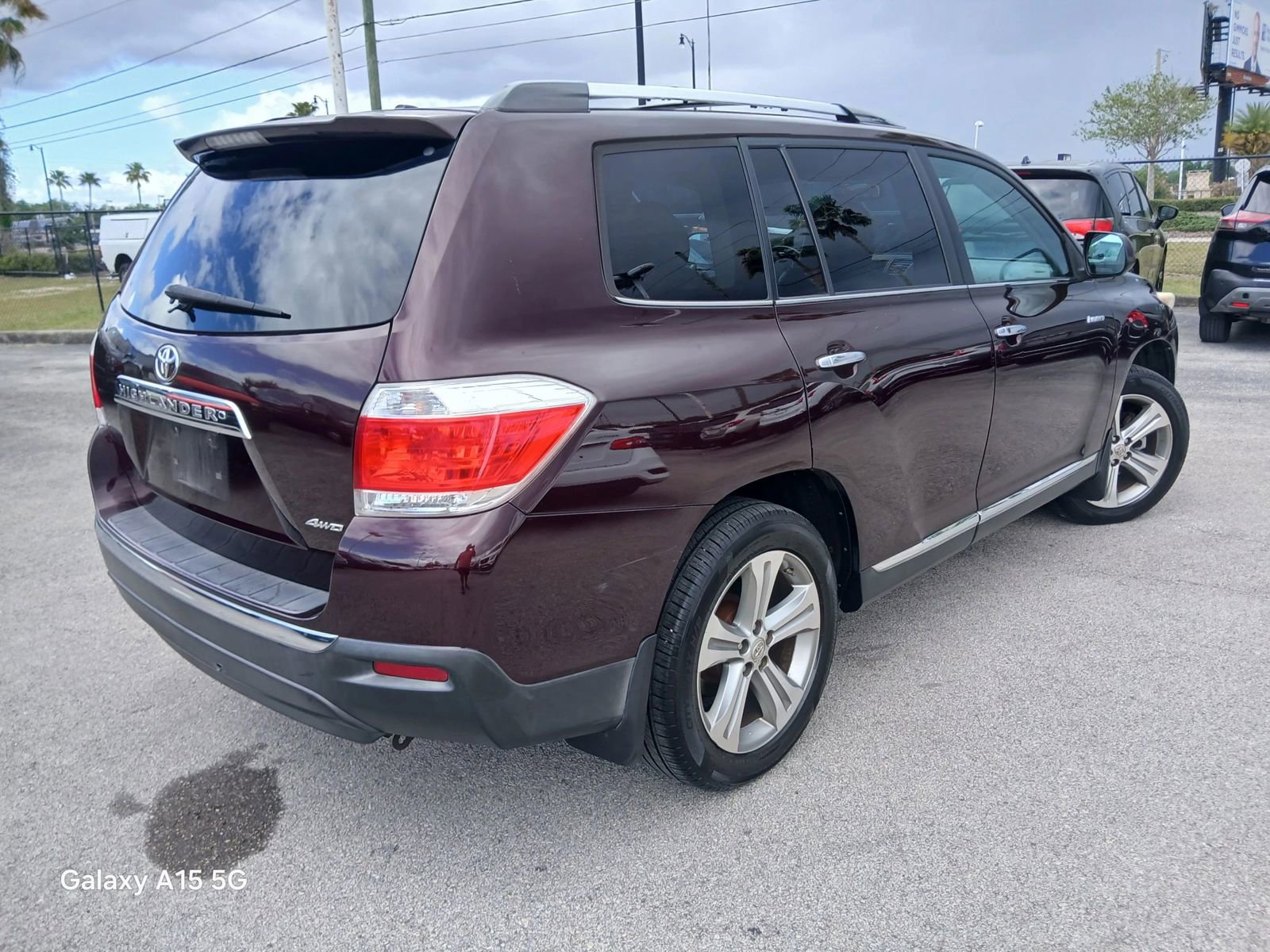 Used 2011 Toyota Highlander Limited w/ Tow Pkg image 5